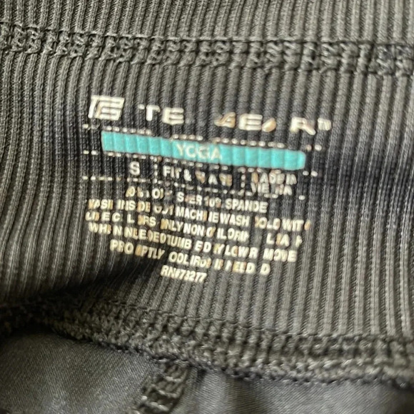 Women’s Lot of Two black Tek Gear leggings Small - Picture 3 of 3